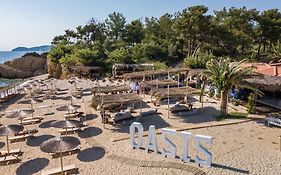 Oasis Deluxe Studios